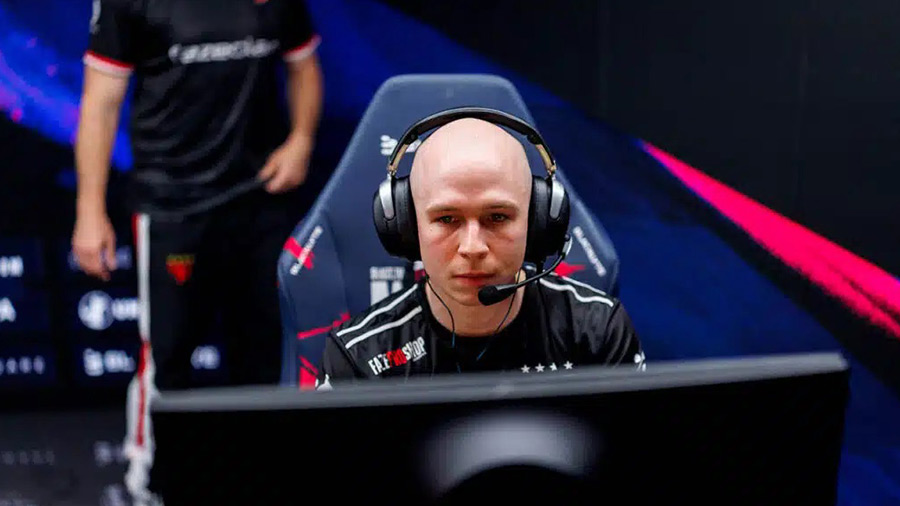 EliGE بازیکن کانتر